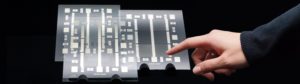 Hannover Messe: Silberbahnen auf Folie für gebogene Touchscreens möglich