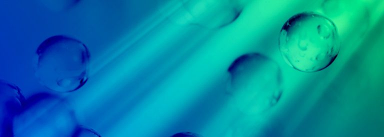 Lichtgesteuertes Hydrogel übt gezielt Kräfte auf Zellen aus und misst ihre Reaktionen in Echtzeit