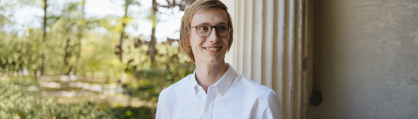 Jun.-Prof. Viktor Zaverkin leitet neue INM-Forschungsgruppe ‚Datengetriebenes Materialdesign‘